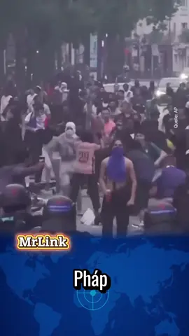 Châu Âu lại có biến lớn! Cả nước Pháp chao đảo