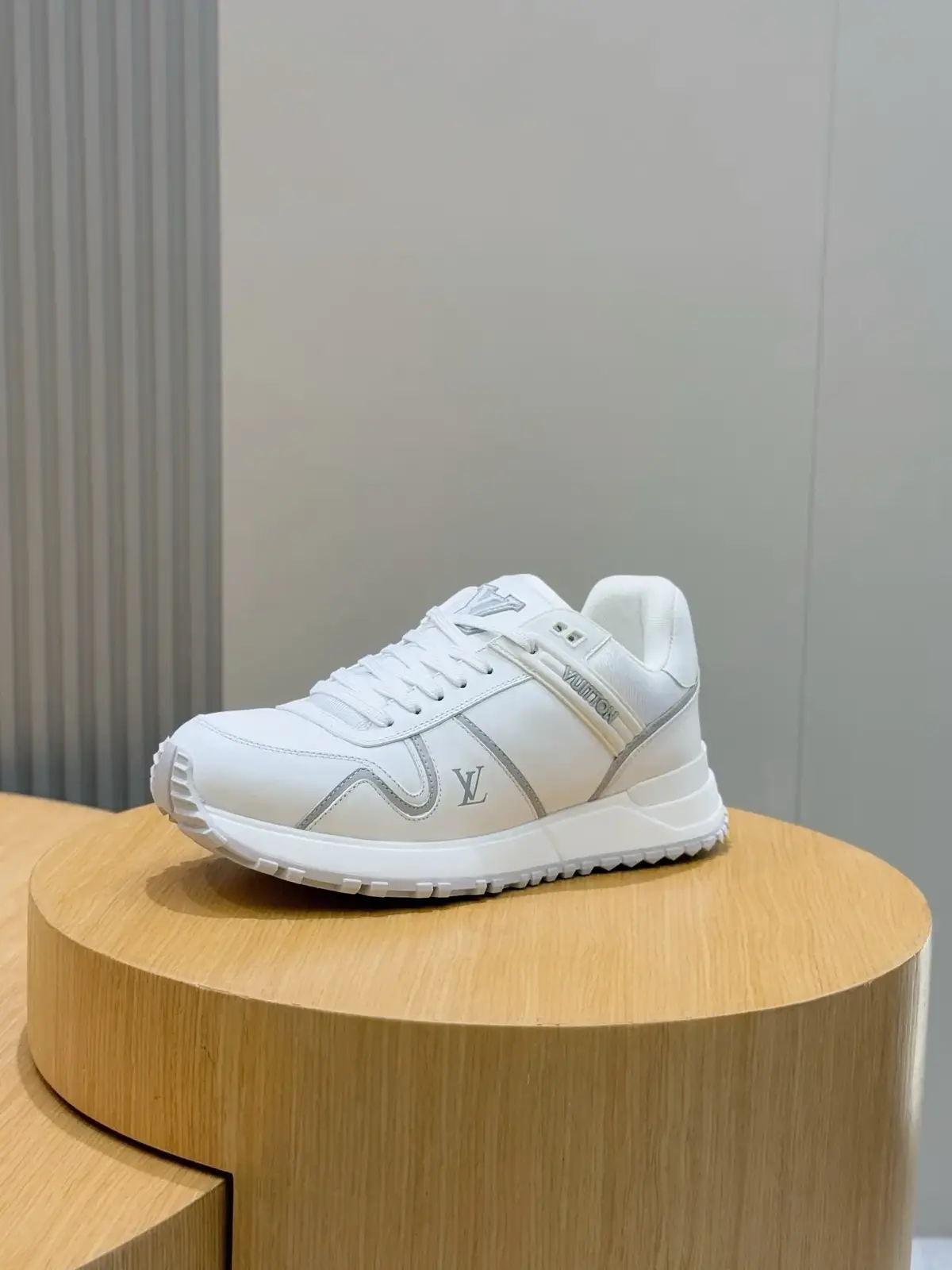 LV ルイヴィトン 2025年新作メンズシューズ👟メンズスニーカー👟メンズカジュアルシューズ👟#Lemon8 