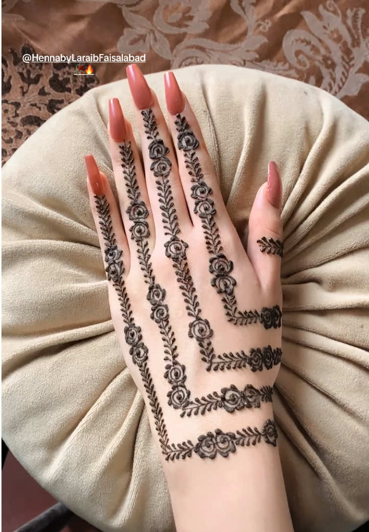 Replying to @Faiqa khan DM for bookings in Faisalabad @HOOR BRANDED CL @مہندی کا جھاں 🌎😍♥️ @Henna by Laraib Faisalabad🥀🔥 @SeriMeshi Nails 💅 @Abeeha's world #mehndidesign #viral?videotiktok😇😇 #foryoupage #viralvideo #mehndilove 
