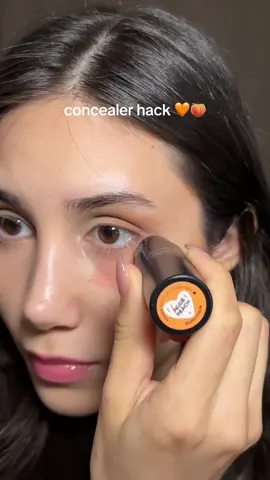 funciona muy bien 🧡🍑 del lado izquierdo me aplico el blush y del otro lo aplico ya al final, se puede observar como ayuda a cancelar lo oscuro de la ojera y da jnaspecto más despierto y luminoso al aplicarse el rubor debajo 🍑 . . . . . . . . . #makeuphack #concealer #ugcbeauty #blush #beautytips 