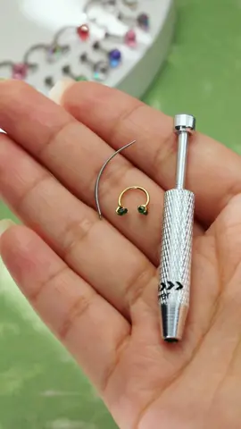 Hurry up and grab your green nose ring! 💚🎄💚🤑#noserings #greenjewelr #horseshoes #tiktokshopblackfriday #earjewelry 
