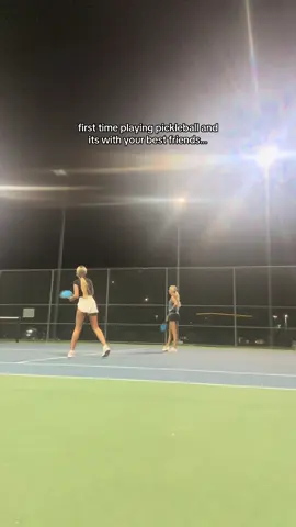 tiktok picked the sound btw #fyp #pickleball #newbie @ri🧚🏻‍♀️🧚🏻‍♀️ 