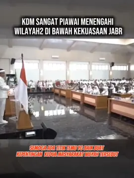 keren gubernur jenius secara tidak langsung menegahi kedua wilayah yg sedang berselisih wilayah, layak di acungkan jempol