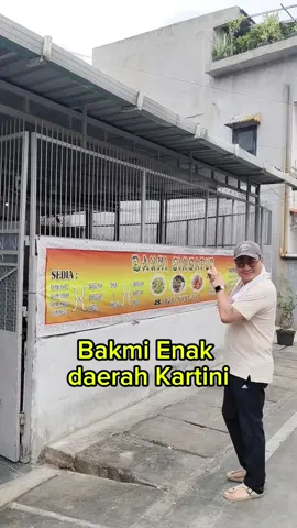 Bakmi enak daerah kartini.. ada nih... sejak 2004 loh... namanya Bakmi Singapur... bakminya enak.. toppingnya mantap, baso gorengnya yahud, pangsitnya padet endul. Pokoknya hrs di coba deh.  📍Bakmi Singapur  Kartini IV-Jakpus #tiktokkulineran #fypkuliner #bakmi #nonhalal #kulinerjakartapusat 