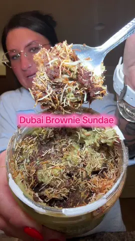 Dubai Brownie Sundae #fyp #fypシ #tiktokshopaffiliate #creatorsearchinsights #candy #candytok #viral #dubaichocolate #dubaichocolatebar 