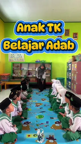 Anak TK belajar adab sopan santun berjalan didepan orang lain 🥰👍 #anaksekolah #belajaradab #guru #subhanallah 