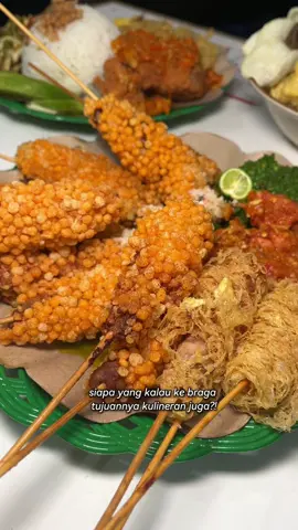 Guide buat kulineran di Braga biar gak bingung 👀 Dari mulai yang legend, yang lagi viral sampe yang udah familiar dan gak akan gagal! Ada lagi gak nih kuliner di Braga yang menurut kalian wajib dicoba? #kulinerbdg #kulinerbandung #braga #serunyaditiktok #kulinerbraga 