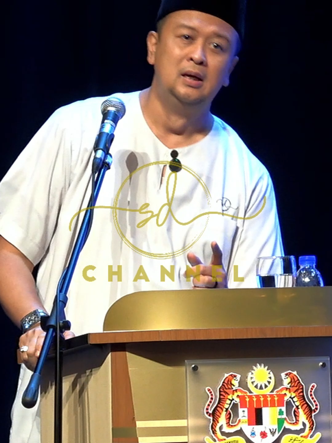 TERPALING MEMAHAMI?!! “Assalamualaikum semua jangan lupa ya, ini hanyalah sedutan ringkas daripada ceramah penuh. Untuk tonton versi penuh, jom singgah ke Channel YouTube rasmi SD 👉 Syamsul Debat TV. Selamat menonton, semoga bermanfaat dan diberkati selalu ✨” #syamsuldebat #syamsuldebatofficial #ceramahpendek #fypage #fypmalaysia🇲🇾 #viralmalaysia #viralvideo #viral #viraltiktok #fyppp #viralmalaysia🇲🇾