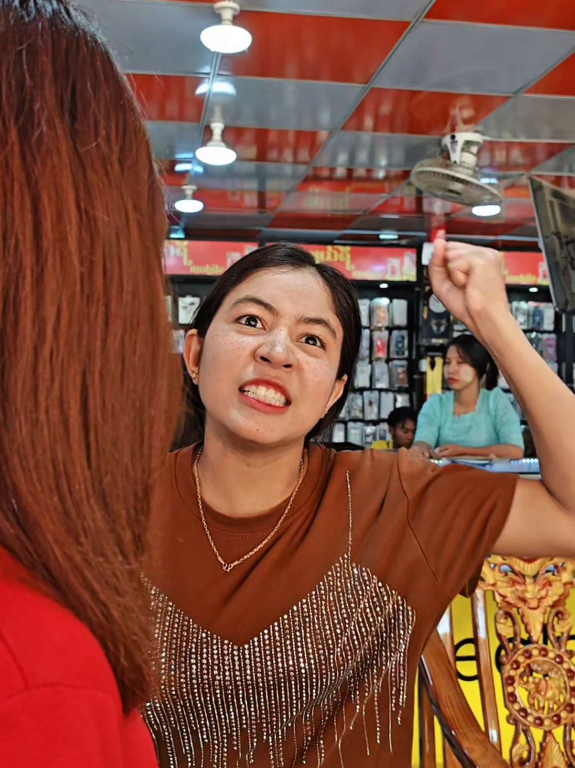 ပါးရိုက်ချင်တာလက်​တွေကိုယားလို့😏#view #foryoupage❤️❤️ #tiktokmyanmar🇲🇲 #ချယ်ရီmobile #fypppppppppp 