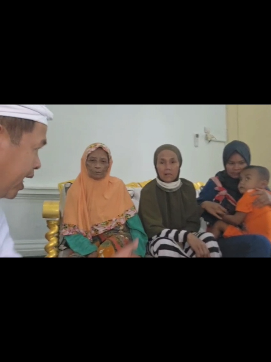 Rasa malas itu seperti pasir hisap, semakin kita diam, semakin kita tenggelam