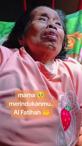 #Love #mama  #merindukanmu #alfatihah 
