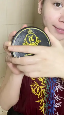 Kalau mau punya kulit yang bersih dan gak belang harus rajin perawatan🥰 #lulurhitam #lulurviraltiktok #beddalotong #lulurhitam3s 