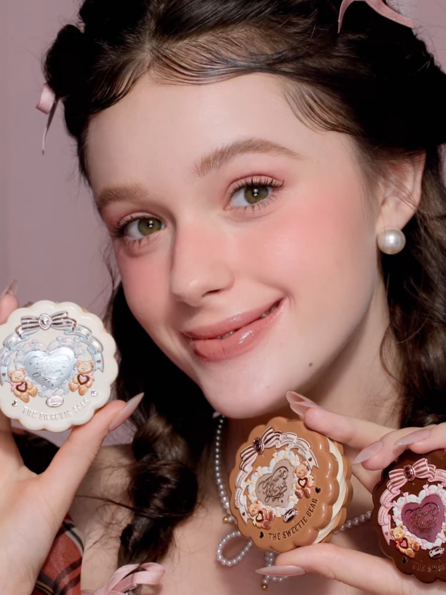 Blush that's as sweet as a sandwich cookie...one swipe = instant sweet flush. 🐻🍪Can't wait to try? The Sweetie Bear blush drops on our official website Sept 15!✨#flowerknows#sweetiebear#sweetiebearcollection#makeup#blush#powderblush#blushlover#swatches#aestheticmakeup