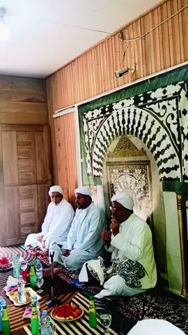Jika ingin mlht panghuni surga.. mka lihat lh orang yg istaqomah hadir di majlis ilmu & Bljar ilmu agama