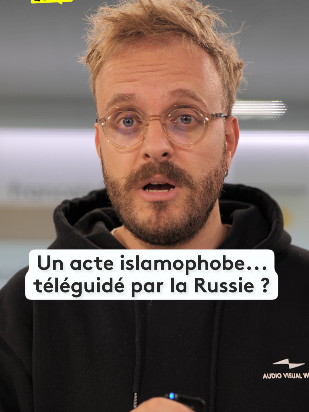 Salut c'est Léo ! Les têtes de cochon découvertes mardi devant des mosquées d'Ile-de-France ont été déposées par des étrangers 