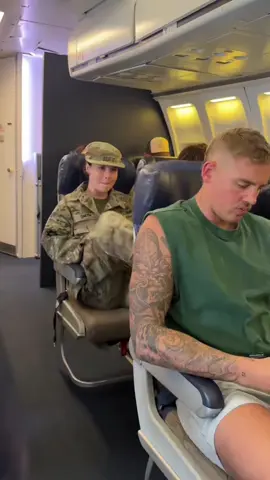 Soldiers coming home.family reunion #usaus #respect #reunion #familythings #familytime 