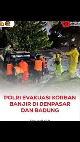 Polri melalui Polda Bali bersama Tim SAR dan BPBD bergerak cepat mengevakuasi korban bencana banjir di Denpasar dan Badung, Bali, Rabu (10/9). Rumah warga di bantaran sungai, jalan raya, hingga fasilitas umum terendam banjir. Hingga kini pendataan korban jiwa maupun kerugian material masih berlangsung di posko-posko darurat. Situasi darurat ini menjadi perhatian penuh seluruh pihak untuk meminimalisir dampak bencana. Bersama #SiagaHadapiBencana dan Pastikan Prioritas Melakukan Evakuasi Terhadap Korban Terdampak “Mari kita doakan bersama semoga bencana ini cepat berlalu dan tidak menimbulkan korban jiwa,” ungkap Kabid Humas Polda Bali Kombes Pol. Ariasandy, S.I.K.