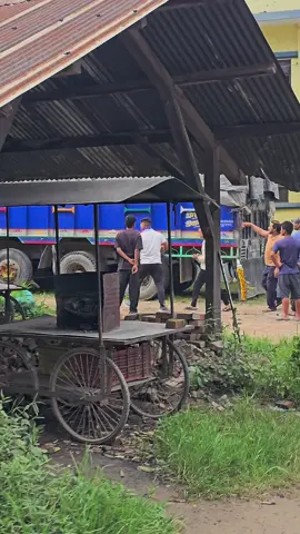 रगतको बदला रगत त दुस्मन संग लिनु पर्छ प्रहरी पनि हाम्रा आफ्नै नेपाली जनता नै हुन्न त्यसैले हामीले त हातहतियार फिर्ता गर्नलगए जिम्बेवार नागरिकको भुमिका निर्वाह गर्यौ 