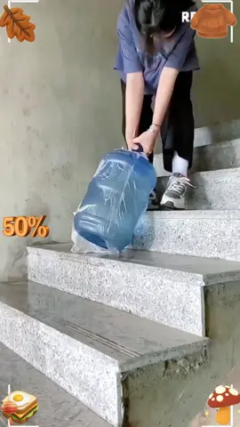 Produk impor yang sangat menarik. Gunakan pengangkat air ini untuk mengangkat air minum dalam kemasan. Penjepitnya kuat dan tidak licin. Anda dapat mengangkat ember dengan satu tangan. Diskon terbatas. Mudah digunakan dan direkomendasikan.#fyp 114
