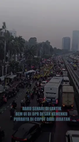Berita: BADAN Eksekutif Mahasiswa Universitas Indonesia (BEM UI) menyinggung pernyataan Menteri Keuangan yang baru, Purbaya Yudhi Sadewa. Dalam aksi di depan DPR, Selasa, 9 September 2025, Ketua BEM UI Atan Zayyid Sulthan Rahman menyebut pernyataan itu merendahkan aspirasi mahasiswa. “Menteri Keuangan baru diganti sehari, dia sudah menyatakan bahwa masyarakat itu, tuntutan 17+8 hanya sebagian kecil. Bahkan mendiskreditkan kami dengan bilang kalau sudah makan enak, maka tidak akan demo,” #stockwise #beritaviral #demo #dpr #kemenkumham 