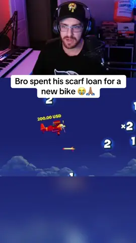 Bro spent his scarf loan for a new bike 😭🙏🏽 #fyp #streaming #streamer 