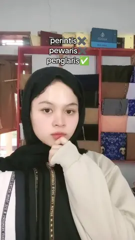 bahan kain semi wool,ini sangat cocok di gunakan pas musim hujan karena bahanya tebal dan berserat ada warna hitam, putih,navy,kaki tua,kaki sedang,dan kaki muda#semiwoolberserat#semiwoolelegan#bahanjas#semiwoolpilihan#tiktoktextile 