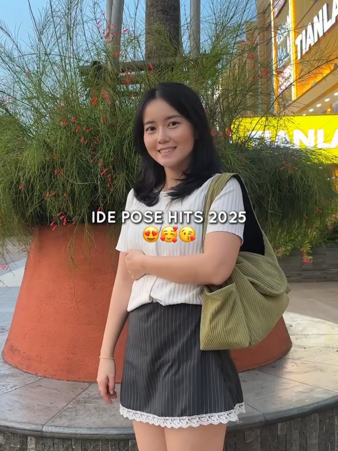 Ide Pose Hits Ala Syahroni gaes 😁 #ideposefoto #idepose #ahmadsyahroni #posefoto 