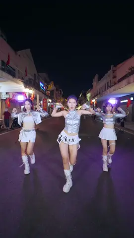 Các chị đã quay lại rồi đây, mấy con quỷ đâu rồi #bwild #kpopdemonhunters #huntrix #whatitsoundslike #netflix @Universal Music Vietnam 