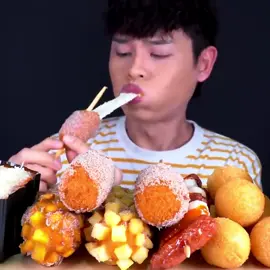 🍤food: corn dogs, tteokbokki, cheese balls 👩🏼‍🍳mukbanger: bong gil / via bananamuks #mukbang #asmr #asmrsounds #asmrfood #asmreating #asmrsound #asmrtiktok #food #foryou #fyp #viral #viralvideo #satisfying