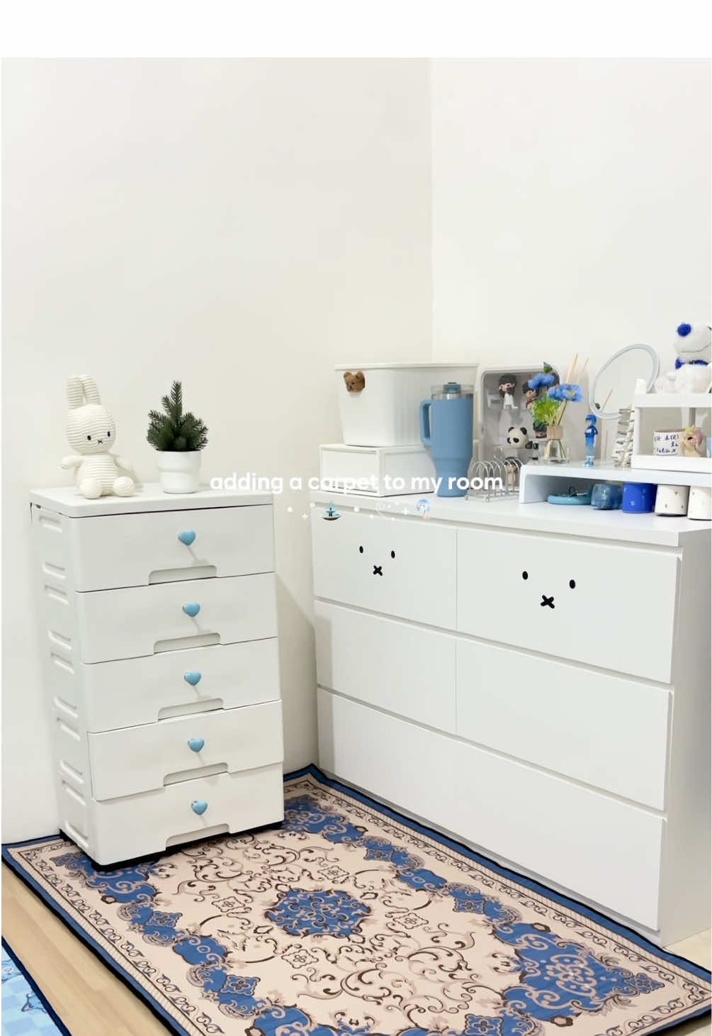 go get your room a turkey's carpet too, it's super pretty and blue🫶🏻💙 #karpetmurah #karpetaesthetic #roomdecor #roominspo 