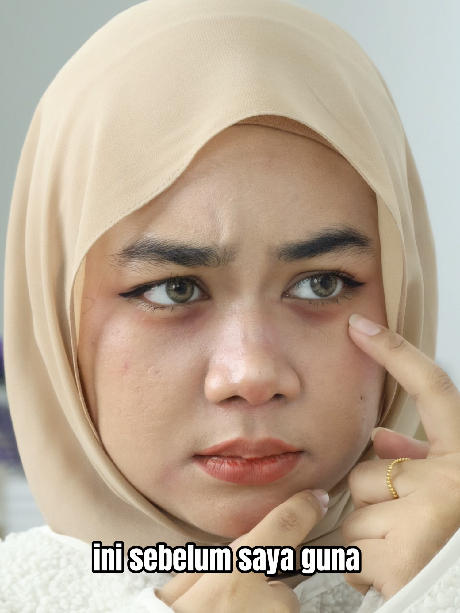 Makeup cantik tu bermula dari bawah mata yang segar 💄✨ Pakai Lanbena Eye Patch Retinol 10 minit → terus fresh, tak sembab, makeup pun on point! 😍 #lanbenaeyepatch #eyepatch #lanbenamalaysia #skincarehacks #lanbena #skincareroutine #SelfCare #buy1get1 #retinol #eyescream #vitaminc #tiktoklive #fypシ #matapanda #peptide #eyebag #fypツ #tipsskincare #ThanksLanbena #lanbenaskincare