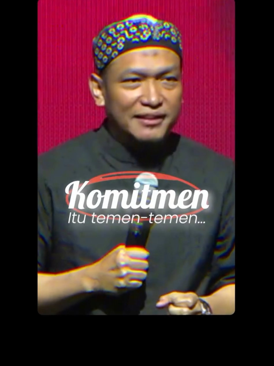 Kala rupa tak lagi bermakna, saat jasad rapuh menyuruk tanah, ketika cinta tak lagi berujud gelora asmara; komitmen perekat terkuat. _____ Mari hadir couple time di Solo, dalam Bahagianya Merayakan Cinta. InsyaaAllah 20 September 2025. Daftar melalui link di profil saya. Barokallahu fiikum 💐 #salimafillah 