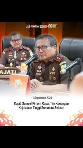 KEJATI SUMSEL - Palembang, Kamis 11 September 2025, Kepala Kejaksaan Tinggi Sumatera Selatan Bapak Dr. Yulianto, S.H., M.H. didampingi Wakil Kepala Kejaksaan Tinggi Sumatera Selatan Bpk. Dr. Sumurung Pandapotan Simaremare, S.H., M.H. dan Para Pejabat Utama memimpin Rapat Koordinasi Kejaksaan Tinggi Sumatera Selatan bersama Tim Keuangan Bidang Pembinaan Kejaksaan Tinggi Sumatera Selatan. @Kejaksaan.RI  #kejaksaanri #kejatisumateraselatan