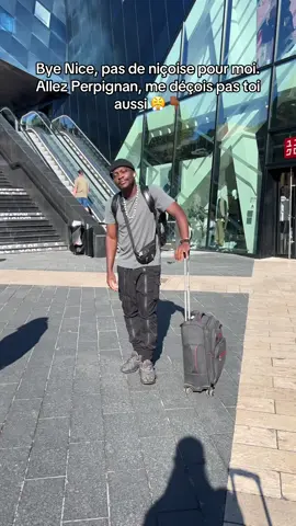 Perpignan j’arrive 😍🔥 📍 Mes prochaines dates ⬇️  🇫🇷 Perpignan – 12 Septembre  🇫🇷 Nîmes – 13 Septembre  🇫🇷 Lyon – 13 Septembre  🇫🇷 Paris – 14 Septembre  🇫🇷 Poitier – 14 Septembre  🇫🇷 Grenoble – 16 Septembre  🇫🇷 Rouen – 19 Septembre  🇨🇭Genève – 21 Septembre  Pour t’inscrire ou avoir l’adresse, rends-toi sur afrovybzcanada.com et vas sur onglet workshop ou clique sur le lien dans ma bio. Si tu as des questions, n’hésite pas à nous contacter #AfroVybzCanada #LoicReyel #AfroDance #gims #Afrobeats        