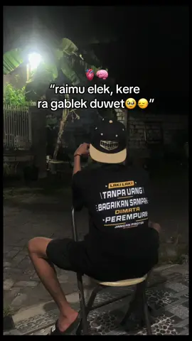 Untuk desain desain terbaru bisa di lihat di kranjang kuning bolo yhaa🥳🤪🙏🏼 #trending  #fypシ゚  #kaosmurah  #sablonsatuan  #jowopride 