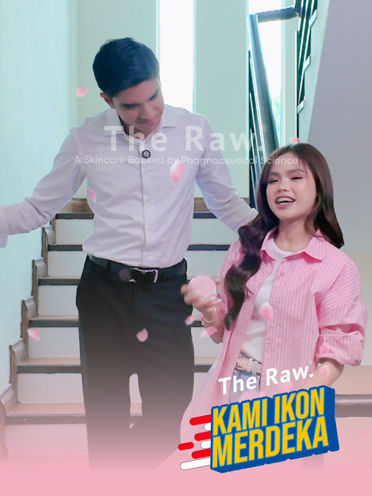 Kalau sweet macam ni. Takpe lah biar kita jadi SunDation™ je 🤭🥰 #vitaminbass #KamiIkonMerdekaBersamaTheRaw #therawskincare #kulitsihatdengantheraw #sundation #therawofficial