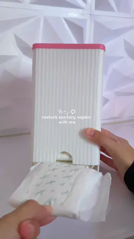 hindi na makalat ang napkin dahil may storage na😩💗 . . #napkinstorage #sanitarynapkinorganizer #napkinorganizer #organizer #bathroomessentials 