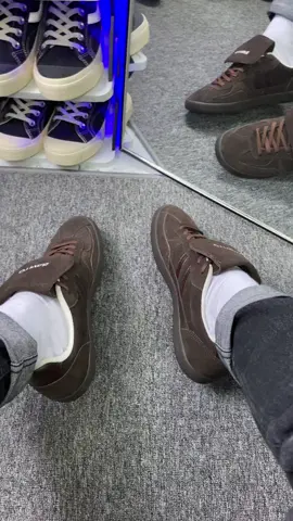 Rekomendasi sepatu cowok keren dari brand Bavito #bavito #sepatu #sepatusneakers #sepatucowok #sneakerscowok 