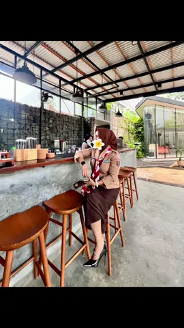 Rungokno sworo atiku Kang nandang kangen sliramu Kang tansah manah atiku Saben wengi ra biso nendro netraku #outfit #lampung #MyLIVEJourney #LIVEIncentiveProgram #tiktok