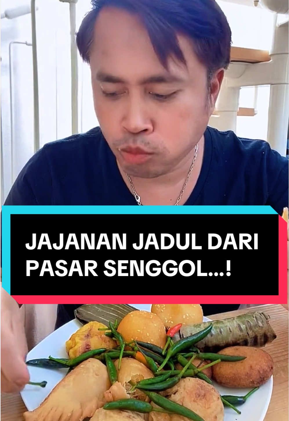 Di Jerman juga ada Gorengan,  semua Jajanan Pasar yang aku makan ini beli dari Pasar Senggol, rasanya ada yang cocok di lidahku dan ada yang tidak. #jajananpasar #snack #mukbangeatingshow #makananviral #makan 