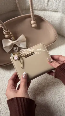 I think I found my new fav wallet 💫#wallet #bifoldwallet #coinpursewallet #womenswallet #mikanasatoru
