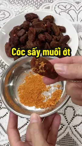 Cóc sấy muối ớt chua chua ngọt ngọt dẻo dẻo càng ăn càng cuốn #cocsaydeo #cocsaymuoiot #lamanfood #anvat #vuonbinhyen 