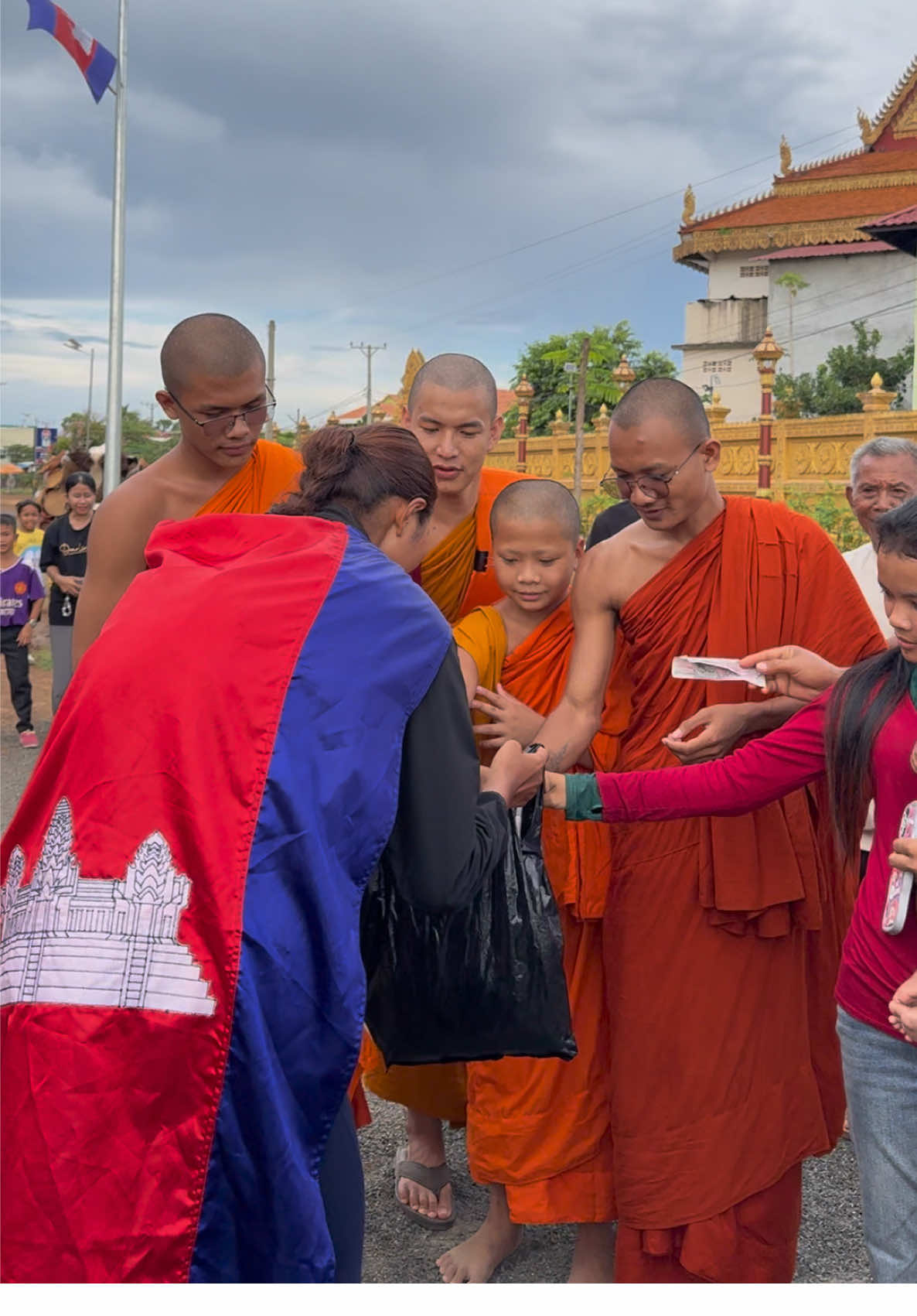 🙏🙏🙏#ដើរដោយក្តីសង្ឃឹមដើរដើម្បីទេសចរណ៍ #KoyAnnaWalkingJourney #កុយអេនណា #annakoy #koyanna 