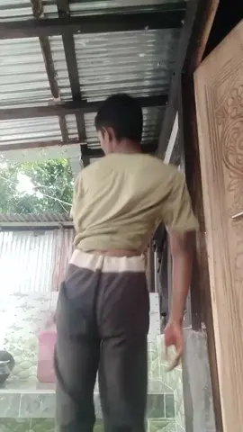 আচ্ছা আমার নাচ গুলো নিকি অনেক ভালো হয়।
