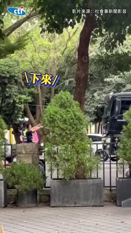 聯結車拒警! 警國道追到市區! 影片來源：社會事新聞影音 #聯結車#國道#道路#林口#警察#駕駛#喇叭