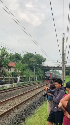 crrc dan penggemarnya🤩 #fyp #railfansindonesia 