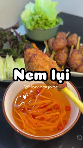 Bí kíp để có nem lụi vừa thơm ngon, vừa lên màu đẹp mắt đây các bác ơi @Bear Premium Store #homnayangi #ancungtiktok #LearnOnTikTok #nauancungtiktok 