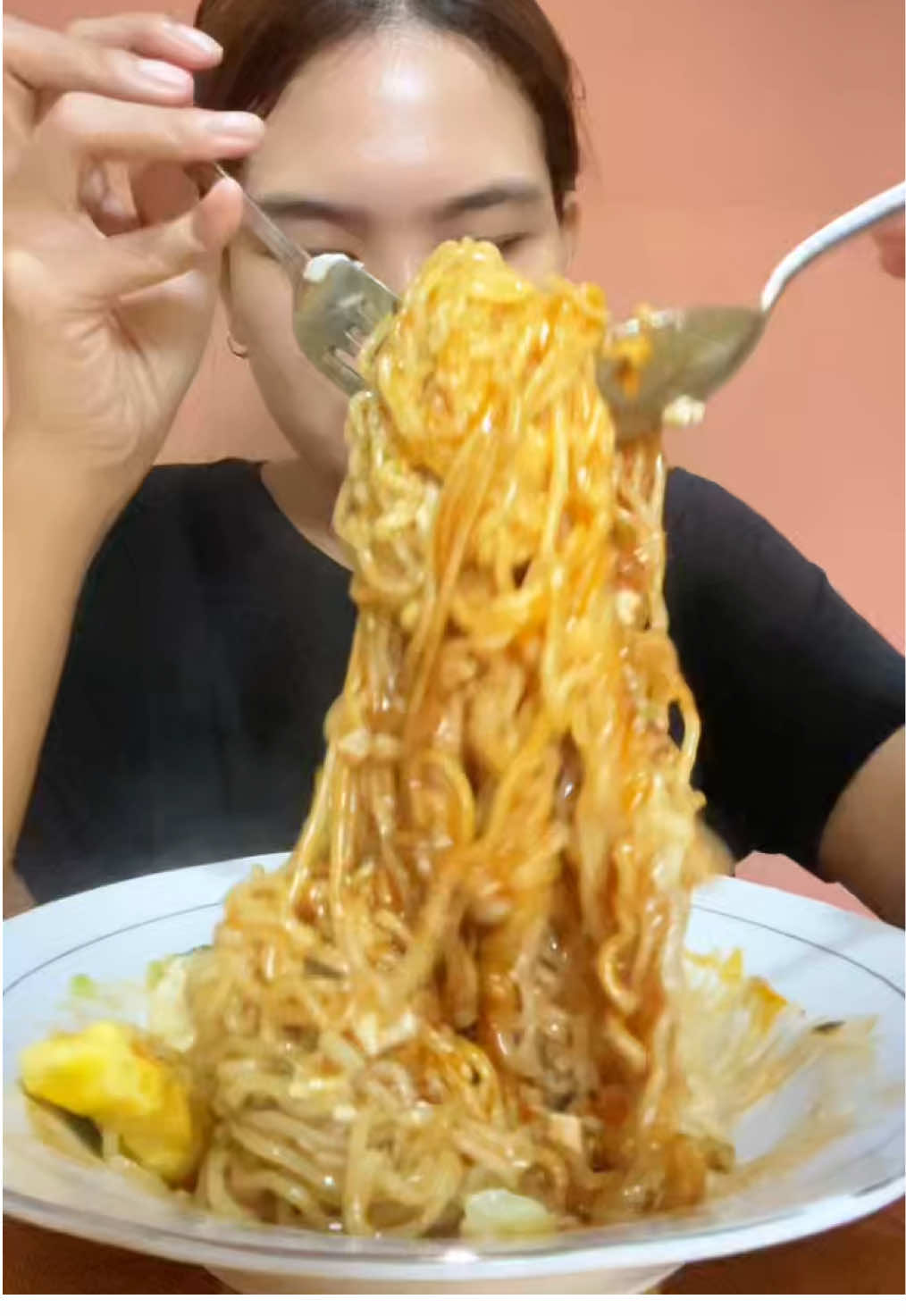 mukbang mie mix lagiii, dah lama gakkk mukbang mie mix hihi, ini mie gaga mix mie ayam geprek… #mukbang #mienyemek #miegaga #miemix 