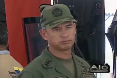 #ChávezInvicto | Milicia Bolivariana debe estar en armas “La Milicia tiene que estar armada, equipada y adiestrada. Es el Pueblo con las armas en la mano”, afirmó el Comandante Hugo Chávez durante la edición N.º 364 del programa Aló Presidente, realizado  en el estado Guárico, el 3 de octubre de 2010. #VenezuelaSeRespeta