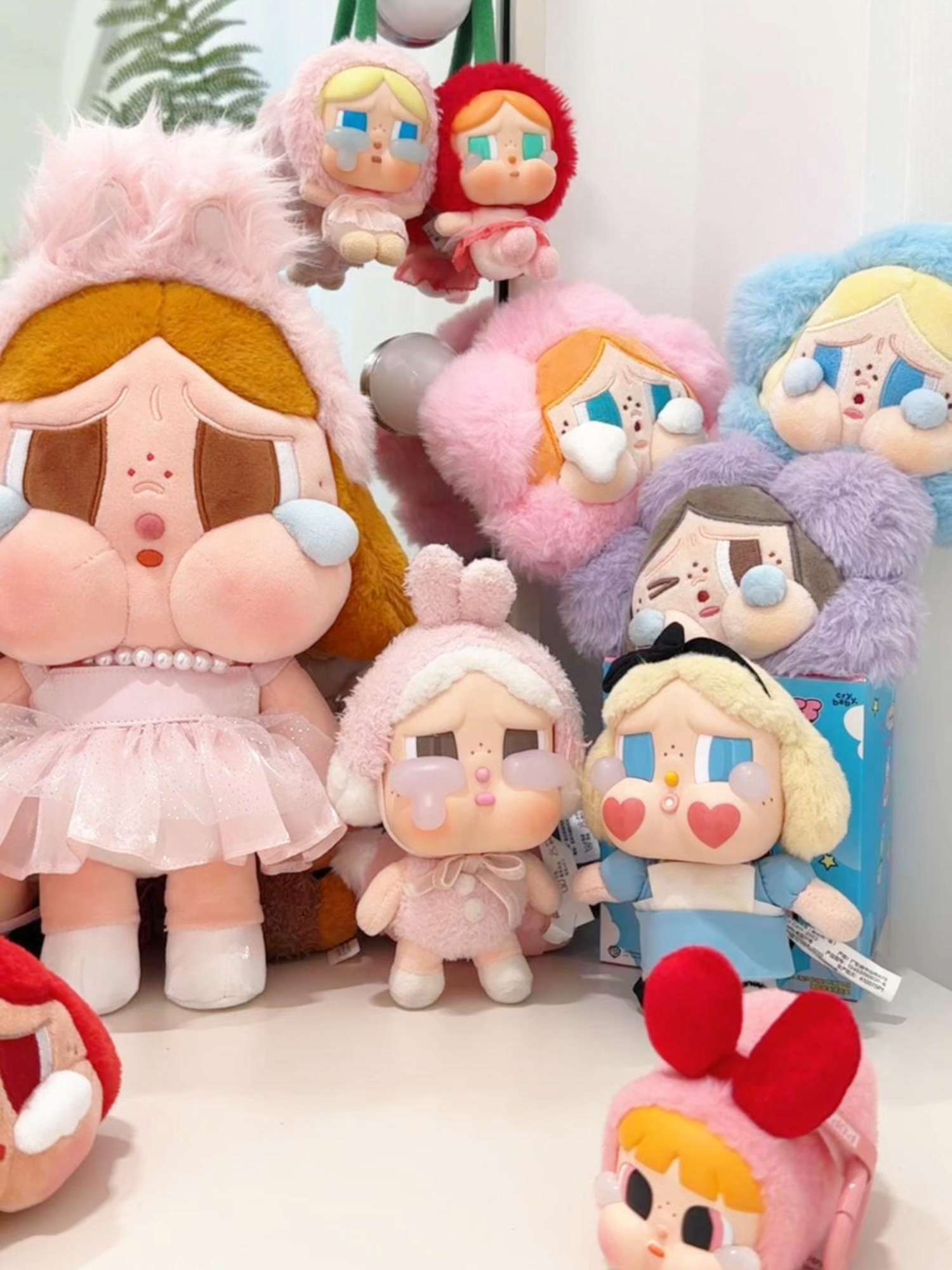 Fluffy hugs from Crybaby! Bring home sweet moments every day 💖 #popmart #tiktokviral #fyp #lotsoflove❤️ #lovetoy #BlindBoxMagic #crybaby